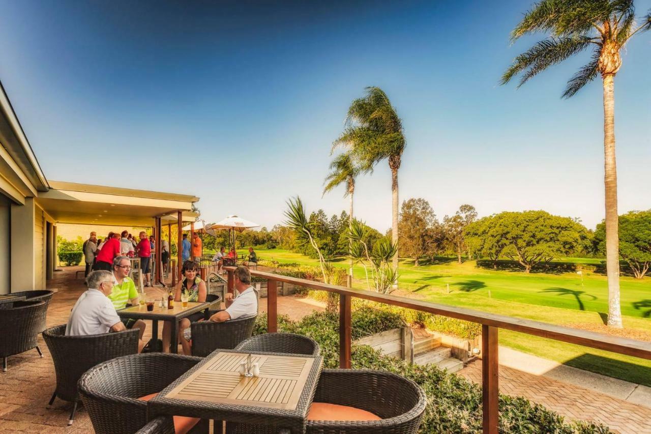Fairway Village @ Windaroo Lakes Golf Club Exteriör bild